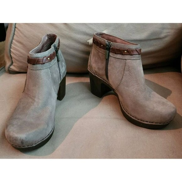 DANSKO Dabney Taupe Nubuck Leather Tassel Ankle Boots Womens Size EU 38 / US 8 - Picture 1 of 10
